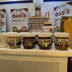 Riyadh'da bugün kapılarını açan &#34;The Saudifood Show&#34; fuarı, gıda sektörünün önde gelen firmalarını bir araya getiriyor. Türkiye'nin köklü gıda üreticilerinden A.B. Gıda da, bu önemli etkinlikte yerini alarak OASIS markasıyla fındık ve fıstık ezmesi ürünlerini Suudi Arabistan pazarına tanıtıyor.